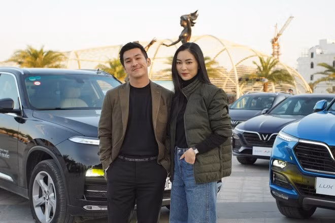 Dàn xe VinFast xếp thành hình chữ V khổng lồ - biểu tượng cho tinh thần mãnh liệt Việt Nam