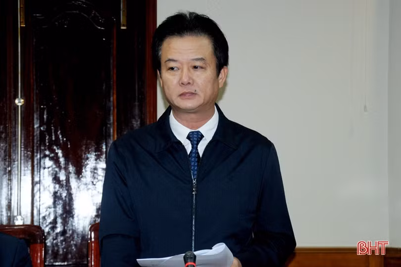 Bí thư Tỉnh ủy nghe báo cáo chuyên đề về nông nghiệp, nông thôn mới để xây dựng báo cáo chính trị trình Đại hội Đảng bộ tỉnh