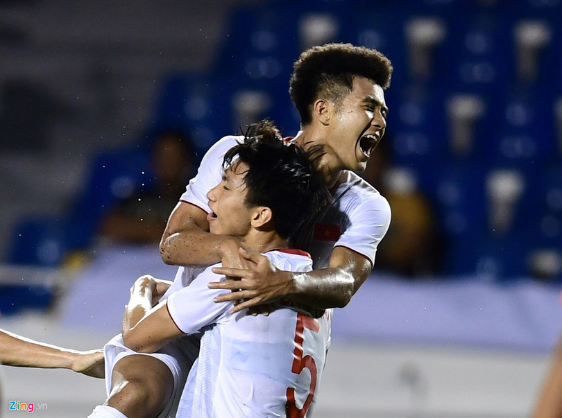 Đức Chinh và đồng đội vẫn có nhiều lợi thế nhất trong cuộc đua giành vé đi tiếp. Kịch bản nào để U22 Việt Nam vượt qua vòng bảng SEA Games 30?