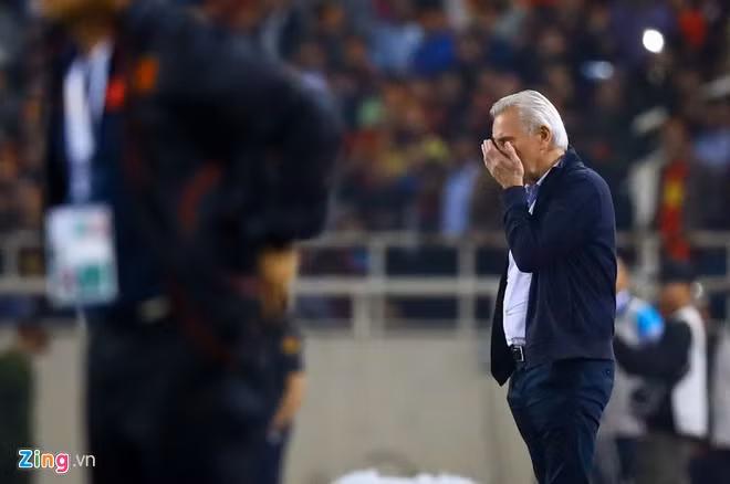 UAE hết kiên nhẫn, sa thải HLV Van Marwijk