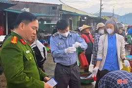 Tạo "lá chắn" ngăn thực phẩm bẩn xâm nhập thị trường dịp cao điểm