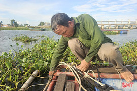 Nông dân Hà Tĩnh khẩn trương bảo vệ thủy sản nuôi trước bão số 5