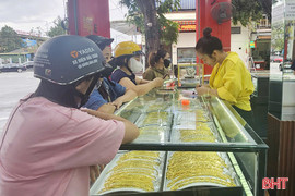 Giá vàng bật tăng trở lại, nhiều nhà đầu tư tranh thủ chốt lời