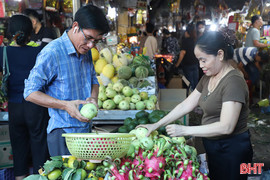 Nhộn nhịp mua sắm lễ rằm tháng Bảy