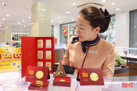 Ngắm những sản phẩm vàng “hút khách” ngày vía Thần Tài