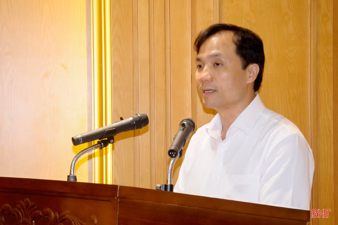 Khó khăn gấp đôi, ta phấn đấu gấp ba, không chùn bước, không bàn lùi, không ngại va chạm, vì lợi ích Nhân dân Hà Tĩnh lên trên hết