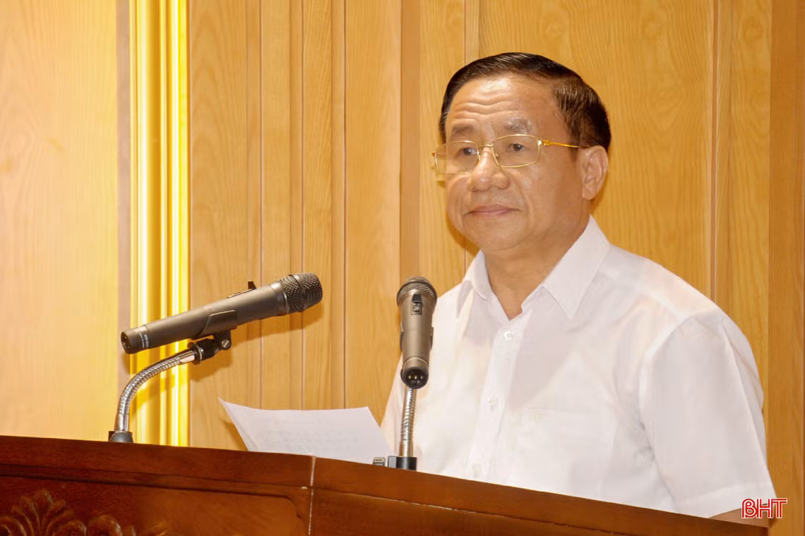 Khó khăn gấp đôi, ta phấn đấu gấp ba, không chùn bước, không bàn lùi, không ngại va chạm, vì lợi ích Nhân dân Hà Tĩnh lên trên hết