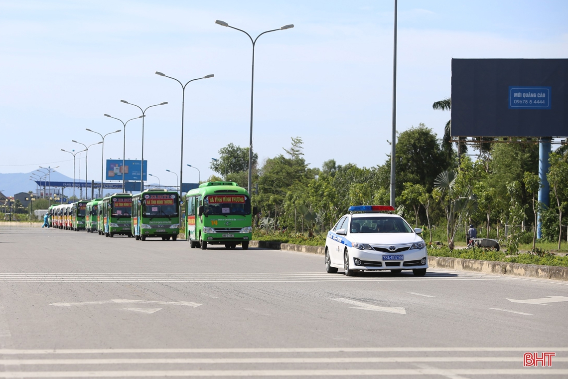 2 chuyến bay đón 394 công dân Hà Tĩnh từ các tỉnh phía Nam về quê an toàn