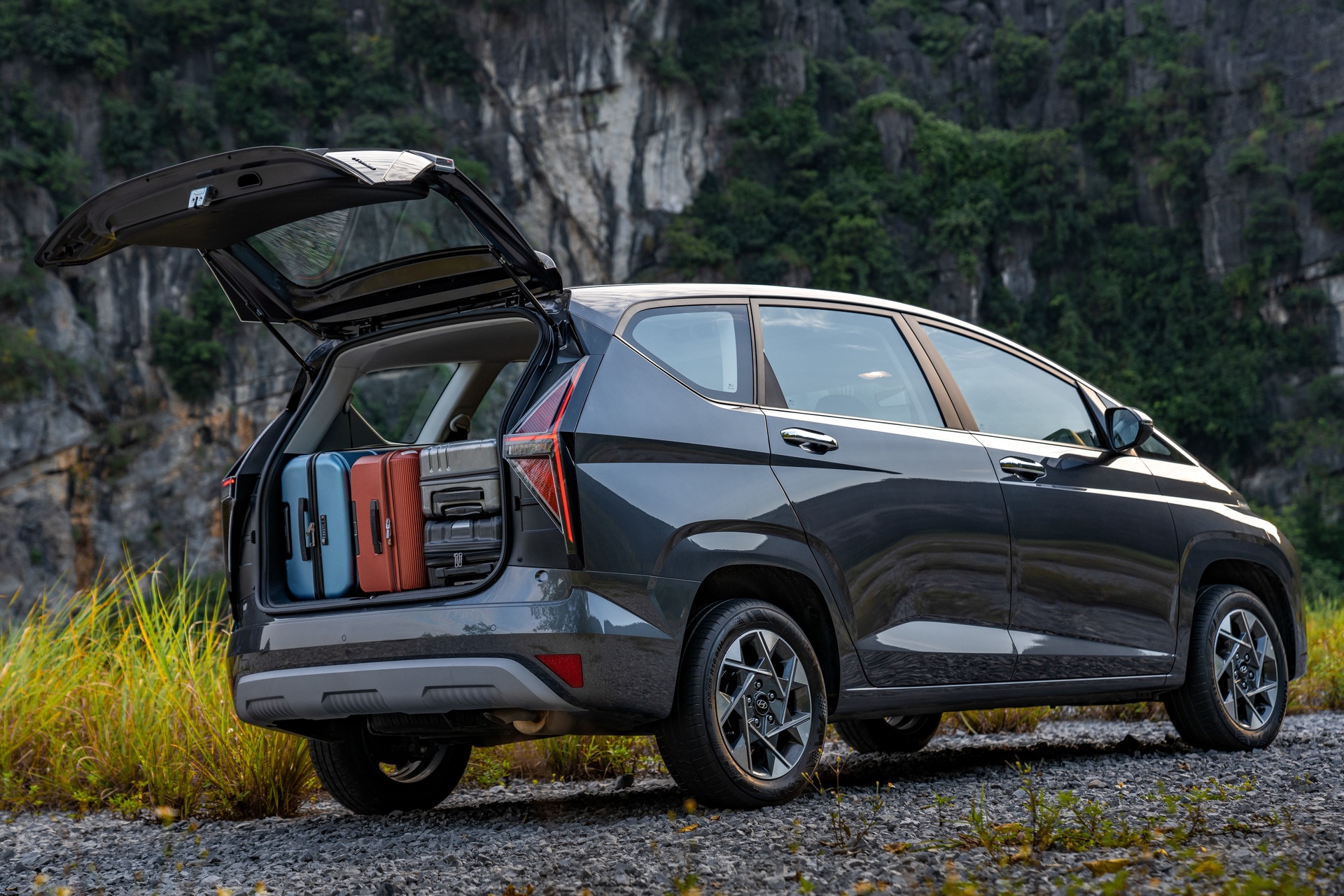 Chi tiết Hyundai Stargazer - MPV bình dân cạnh tranh Veloz, Xpander