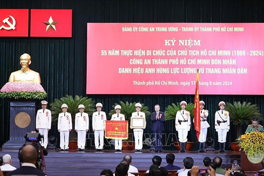 vna_potal_tong_bi_thu_chu_tich_nuoc_du_le_ky_niem_55_nam_thuc_hien_di_chuc_cua_chu_tich_ho_chi_minh_stand.jpg