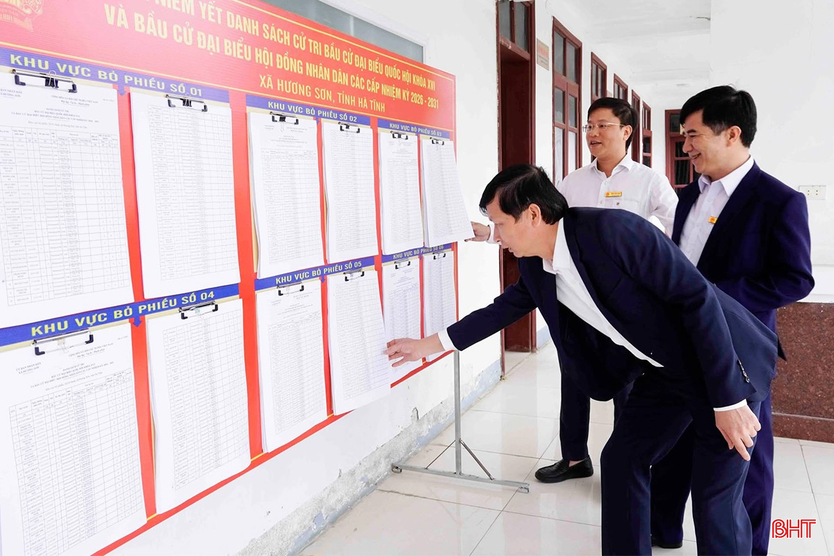 Công tác niêm yết danh sách được xã Hương Sơn chủ động triển khai.