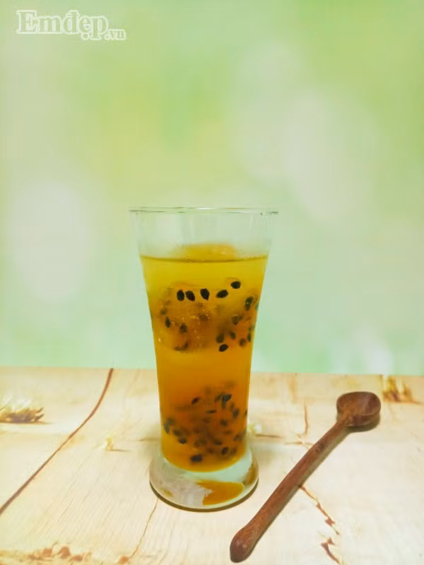 Tự làm siro chanh leo mát lạnh, tràn đầy năng lượng