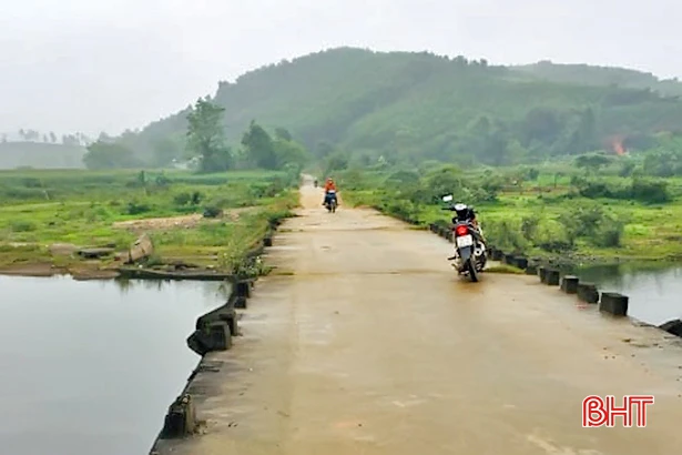 Nguy hiểm rình rập từ những chiếc cầu dân sinh ở Hương Sơn