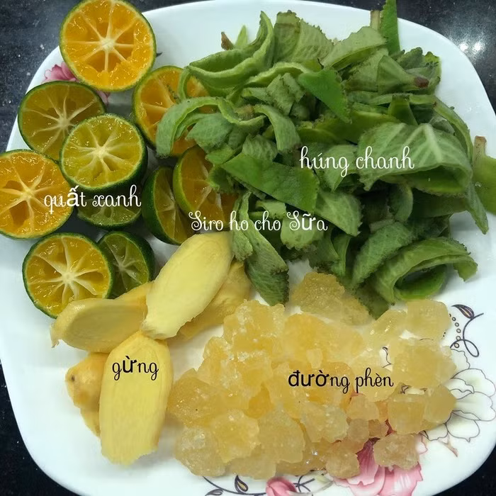 Cách làm siro húng chanh đường phèn trị ho, cúm giao mùa cực nhạy cho bé