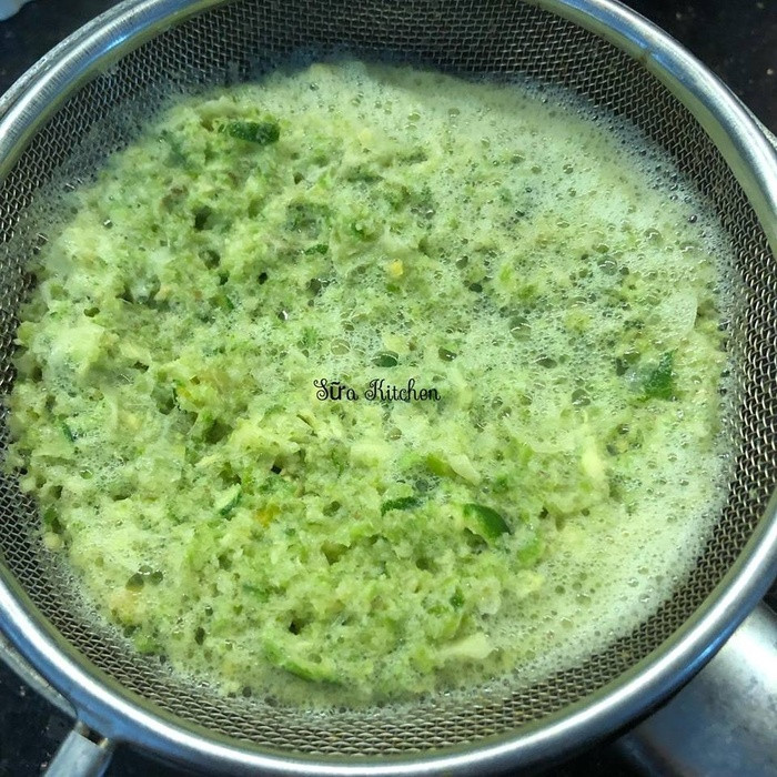 Cách làm siro húng chanh đường phèn trị ho, cúm giao mùa cực nhạy cho bé