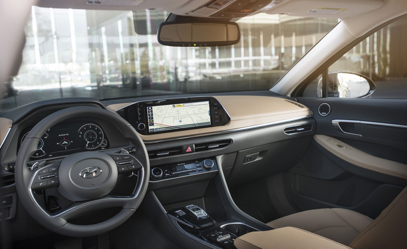 Bất ngờ với những trang bị như xe sang trên Hyundai Sotana 2020