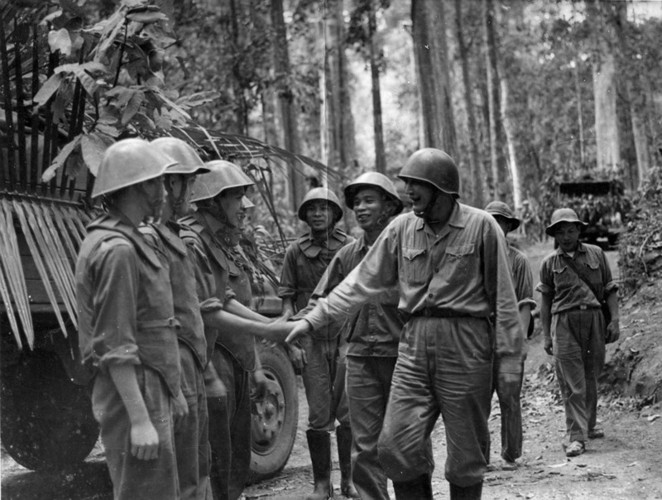 Hình ảnh tư liệu về Trung tướng Đồng Sỹ Nguyên thời chiến tranh