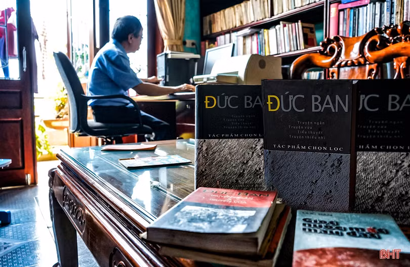 Nhà văn Đức Ban: “Đêm thức” để sáng...