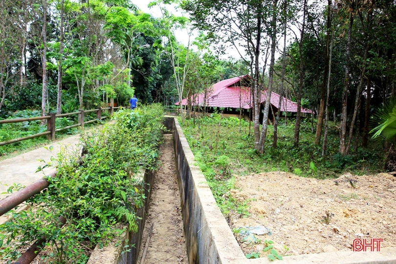 Thăm nơi làm việc của Trung tướng Đồng Sỹ Nguyên tại Hương Khê - Hà Tĩnh