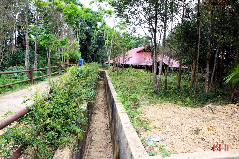 Thăm nơi làm việc của Trung tướng Đồng Sỹ Nguyên tại Hương Khê - Hà Tĩnh