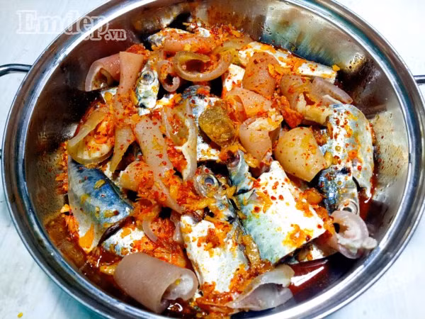 Cá nục kho bì lợn dẻo thơm đậm đà cho bữa tối