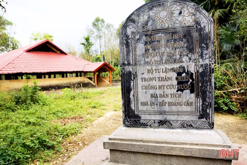Thăm nơi làm việc của Trung tướng Đồng Sỹ Nguyên tại Hương Khê - Hà Tĩnh