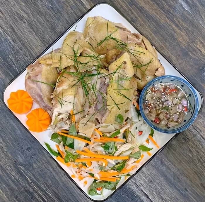 Cách hấp gà bằng muối hạt cực mềm và ngọt thịt, ông xã đi đâu cũng muốn về