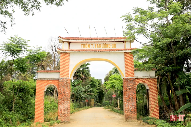 Thăm nơi làm việc của Trung tướng Đồng Sỹ Nguyên tại Hương Khê - Hà Tĩnh