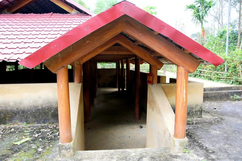 Thăm nơi làm việc của Trung tướng Đồng Sỹ Nguyên tại Hương Khê - Hà Tĩnh