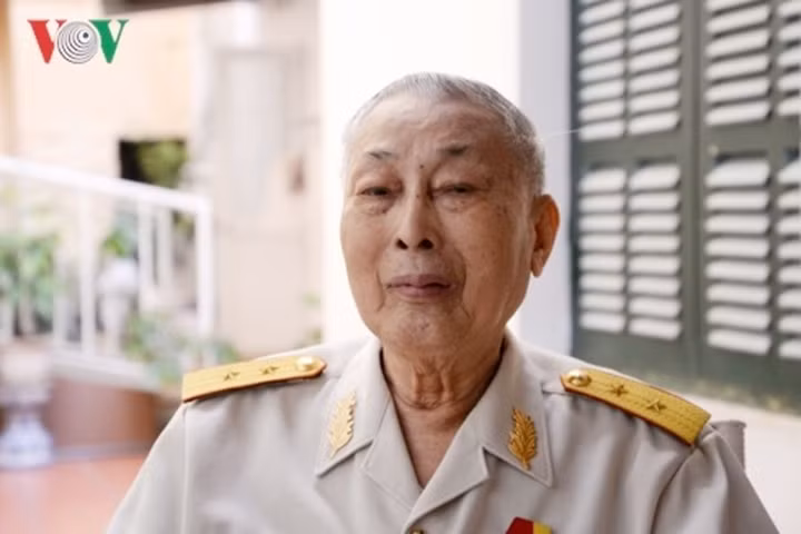 Hình ảnh tư liệu về Trung tướng Đồng Sỹ Nguyên thời chiến tranh