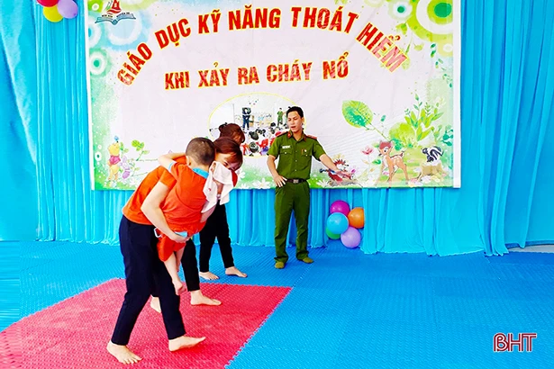 Các trường học ở Hồng Lĩnh trang bị kỹ năng phòng “giặc lửa”