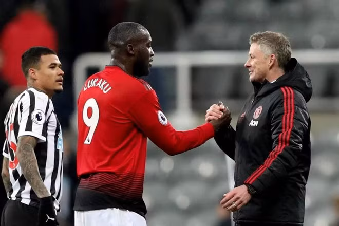 Người đại diện úp mở khả năng đưa Lukaku sang Italy