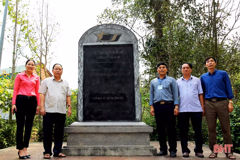 Thăm nơi làm việc của Trung tướng Đồng Sỹ Nguyên tại Hương Khê - Hà Tĩnh