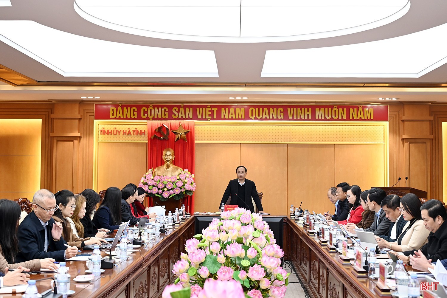 Bí thư Tỉnh ủy Nguyễn Duy Lâm chủ trì cuộc làm việc Thường trực Tỉnh ủy với Trường Đại học Hà Tĩnh.