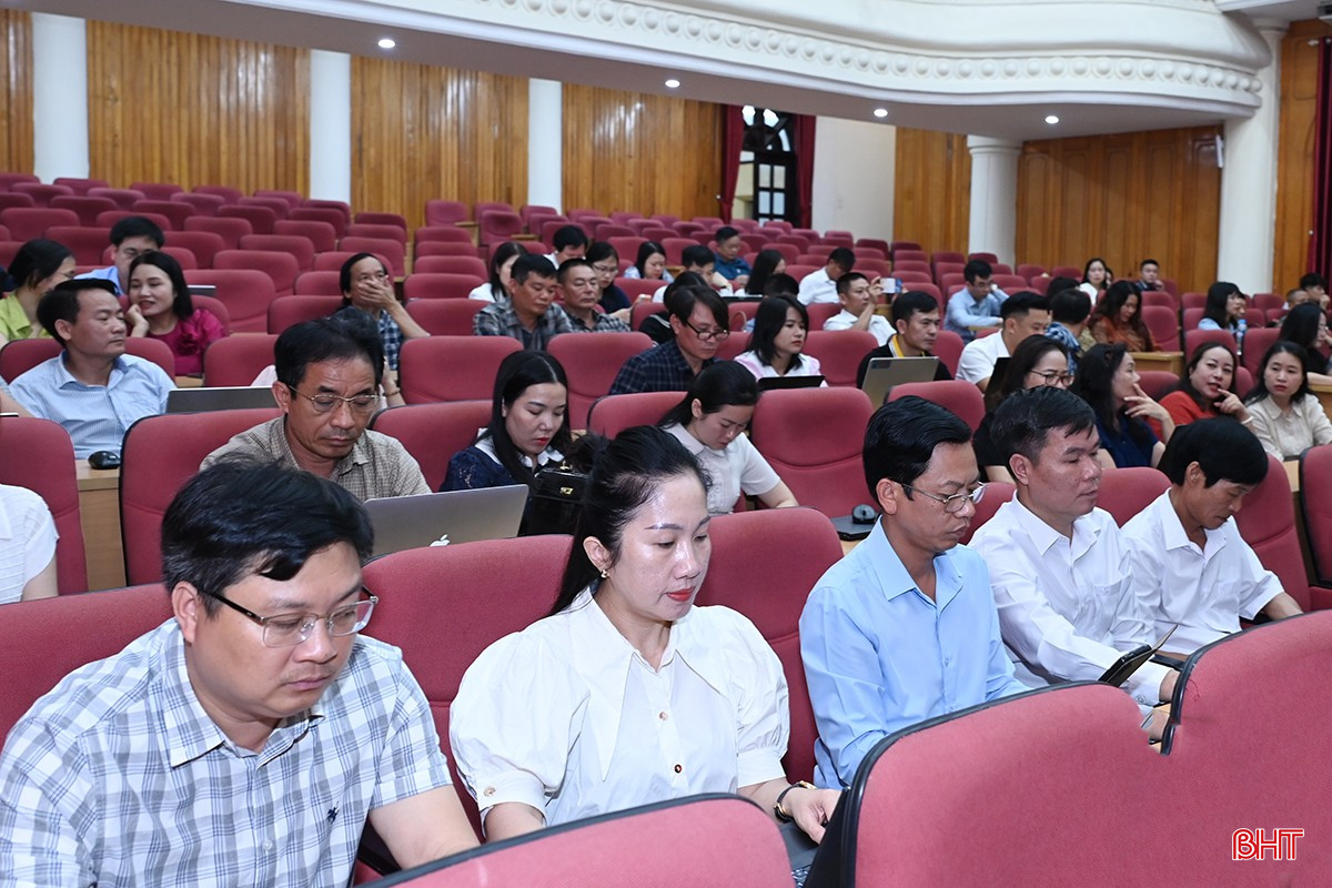 Đại biểu tham dự hội nghị.