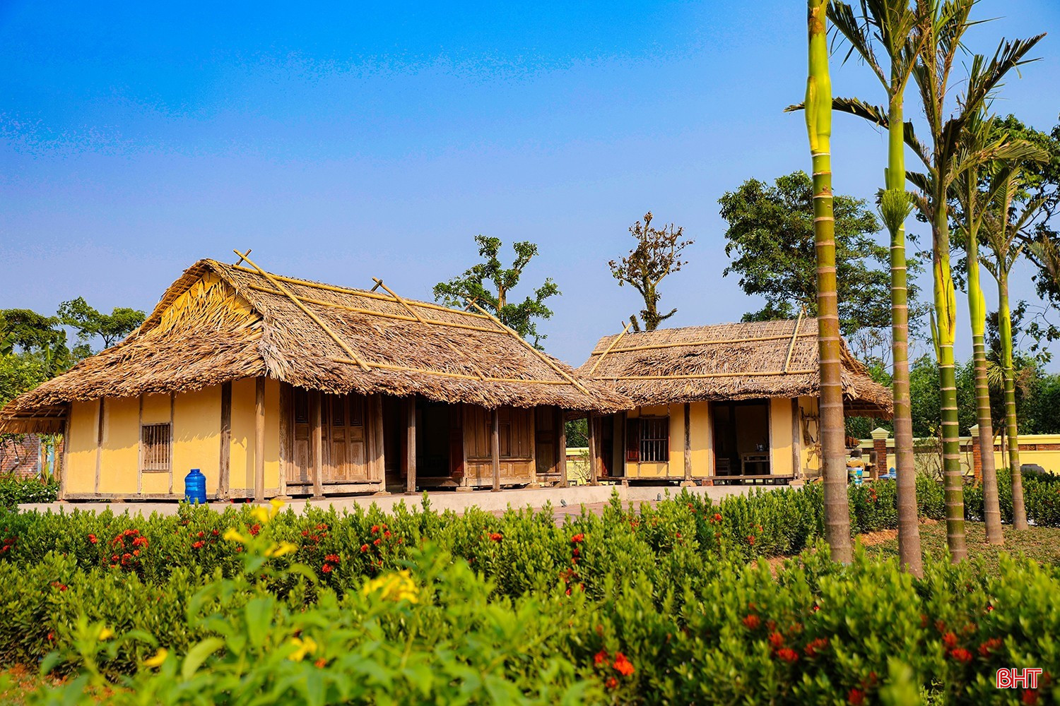 Ngôi nhà tranh của gia đình Tổng Bí thư Hà Huy Tập nằm trong khuôn viên Khu lưu niệm Tổng Bí thư Hà Huy Tập đã được tôn tạo, nâng cấp.