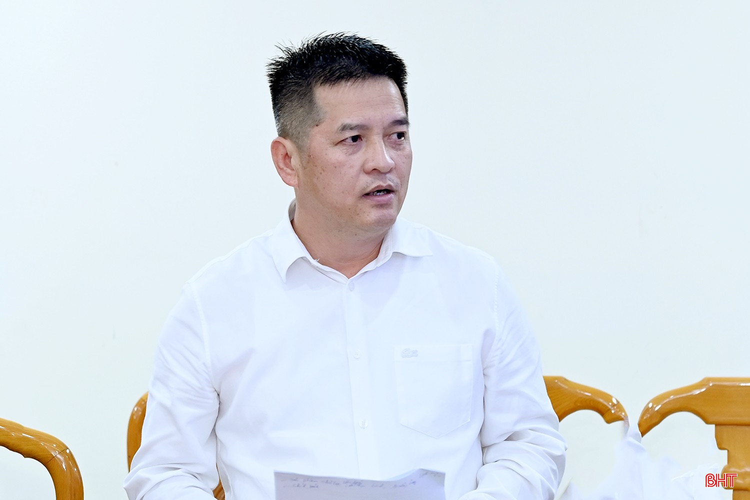 Ông Nguyễn Tiến Trình - Phó Chủ tịch Hiệp hội Doanh nghiệp Hà Tĩnh, Giám đốc Công ty CP Đầu tư TMDV &amp; Du lịch Thành Sen phát biểu tại cuộc họp.