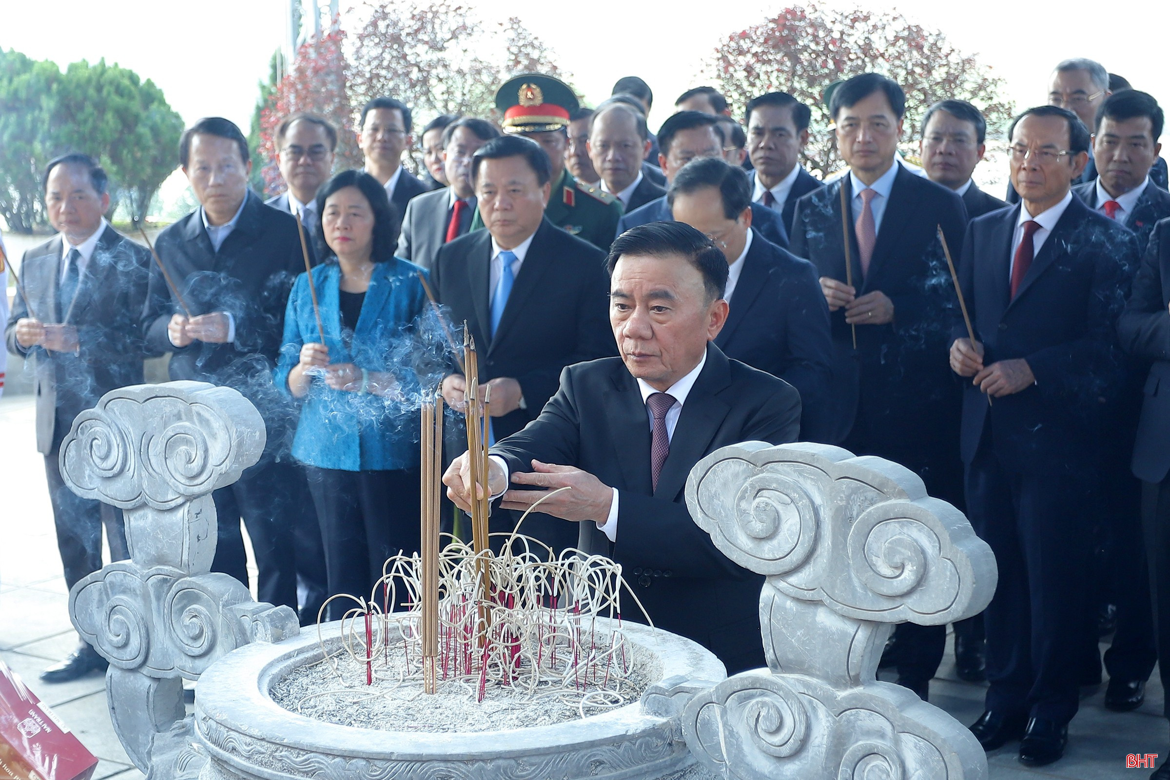 Thường trực Ban Bí thư Trung ương Trần Cẩm Tú...