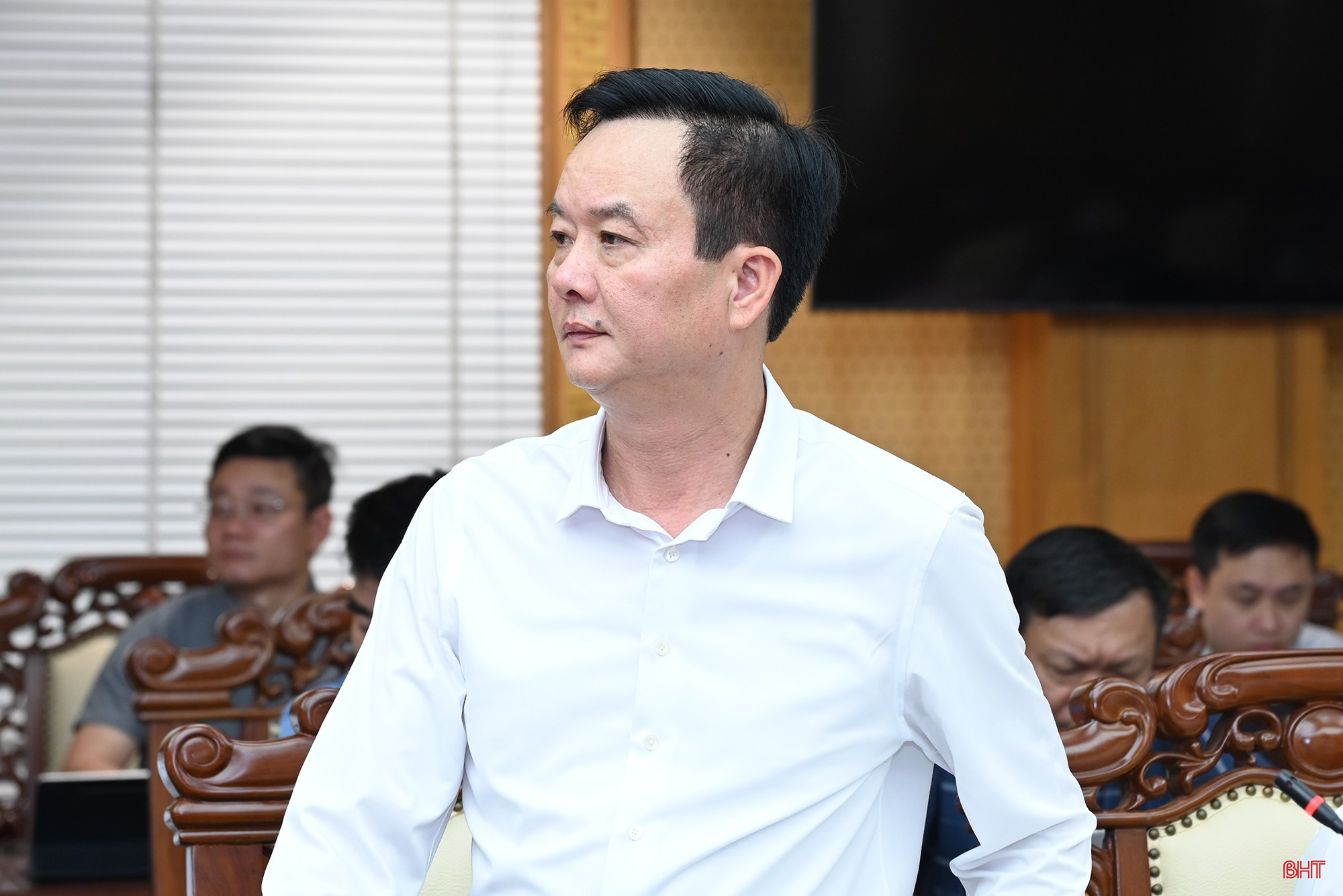 Phó Chủ tịch Thường trực UBND tỉnh Trần Báu Hà phát biểu làm rõ một số nội dung tại buổi làm việc.