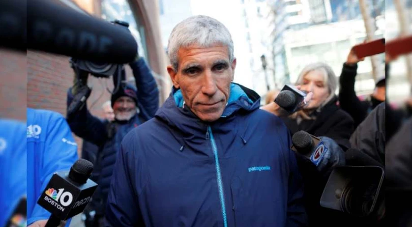 Gia đình Trung Quốc chi 6,5 triệu USD mua suất Đại học Stanford cho con