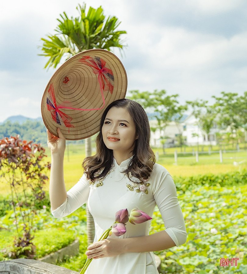 Ngan ngát sen quê...