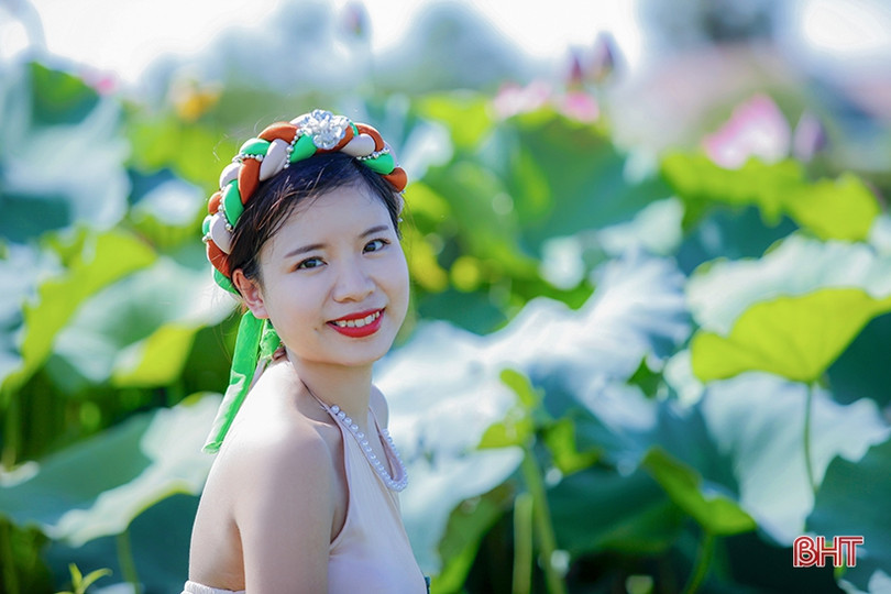 Ngan ngát sen quê...