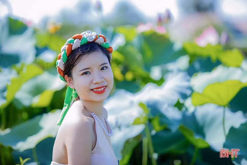 Ngan ngát sen quê...