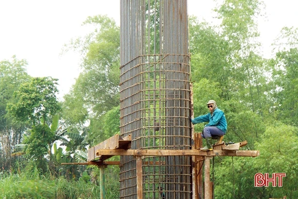 Do đâu, cầu Vực Nầm “lỗi hẹn” tiến độ?!