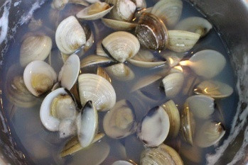 Trời nắng có bát canh ngao nấu dứa chua ngọt cứ gọi là “tuyệt cú mèo”