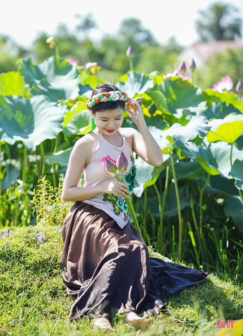 Ngan ngát sen quê...