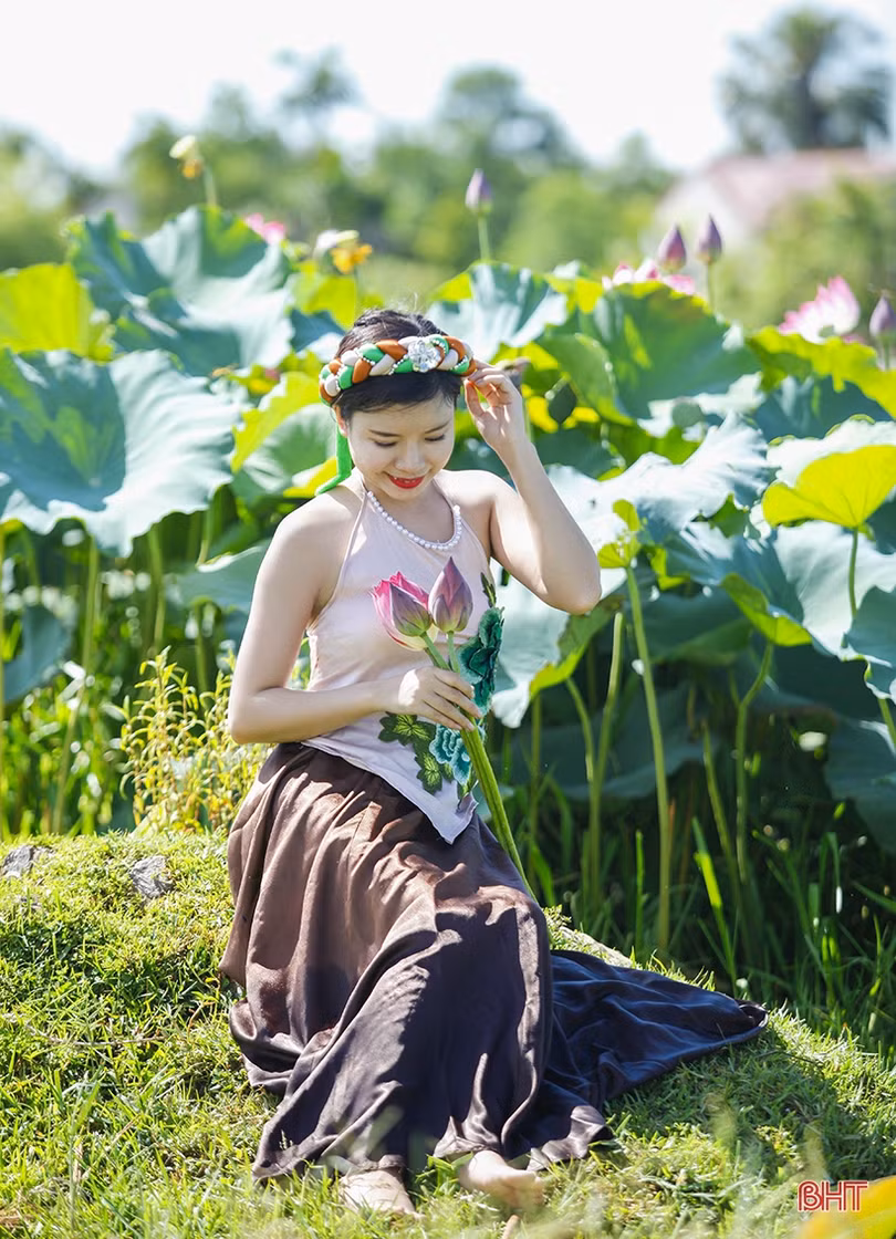 Ngan ngát sen quê...