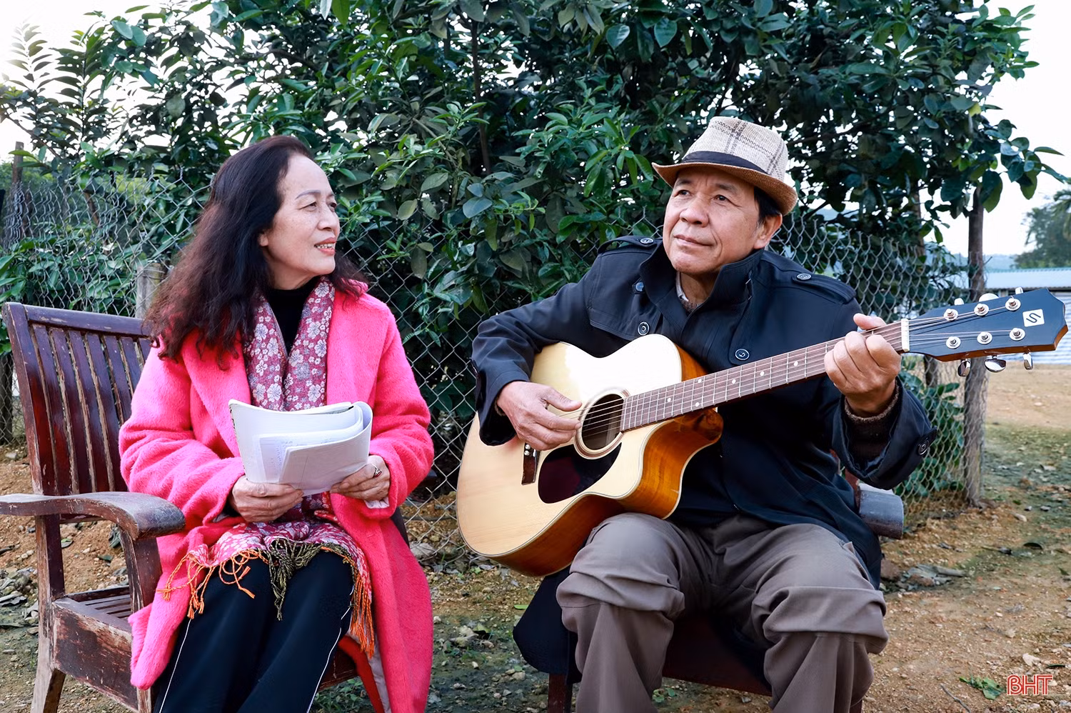 Gia đình 4 thế hệ đam mê ví, giặm