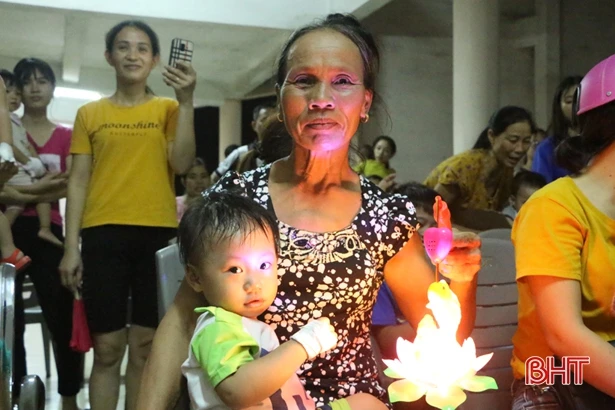 Nhiều phần quà trung thu cho trẻ em nghèo Hà Tĩnh