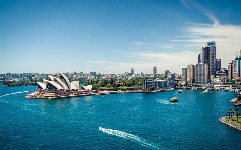 3. Sydney (Australia): Sở hữu vịnh biển tự nhiên lớn nhất thế giới, thành phố cảng Sydney vừa là trung tâm tài chính lớn nhất của của Australia, vừa là điểm du lịch nổi tiếng với nhiều bãi biển đẹp và các công trình kiến trúc độc đáo như nhà hát opera, cầu cảng Sydney... Kinh tế phát triển, hệ thống cơ sở hạ tầng hiện đại cùng cảnh đẹp, khí hậu ôn hòa giúp thành phố trở thành điểm đến đáng sống của nhân loại. Ảnh: Parade. 10 thành phố đáng sống nhất thế giới